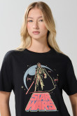 Camiseta negra cuello redondo con arte de Star Wars