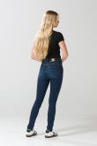 Jean push up tiro alto azul oscuro con realce y bolsillos