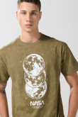 Camiseta manga corta verde tie dye con arte de NASA