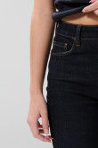 Jean jegging tiro alto azul intenso con costuras visibles