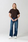 Camiseta unicolor crop top cuello redondo con manga corta