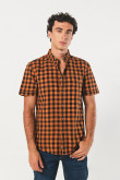 Camisa unicolor a cuadros con manga corta y botones