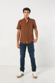 Camisa unicolor a cuadros con manga corta y botones