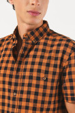 Camisa unicolor a cuadros con manga corta y botones