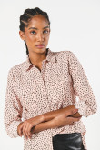 Blusa unicolor estampada manga larga con doble bolsillo