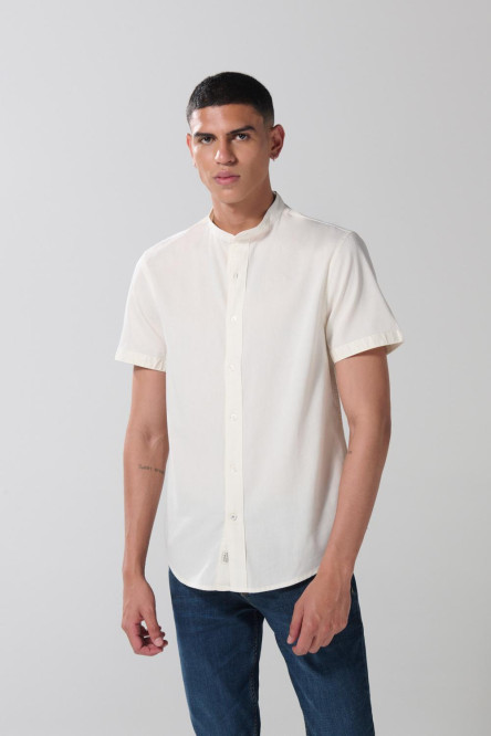 Camisa unicolor cuello nerú en algodón con botones