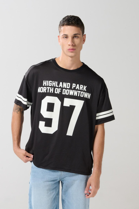 Camiseta cuello redondo oversize negra con arte college