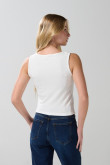 Camiseta unicolor acanalada con manga sisa y escote cuadrado