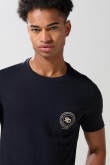 Camiseta cuello redondo azul college con bolsillo