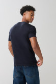 Camiseta cuello redondo azul college con bolsillo