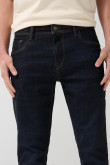 Jean azul skinny con tiro bajo y costuras en contraste