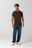 Jean azul oscuro tipo baggy con bota ancha y tiro medio