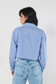 Blusa crop top unicolor oversize con bolsillos de tapa