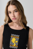 Camiseta manga sisa negra con arte de Looney Tunes
