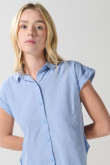 Blusa manga corta unicolor con hombro rodado y aberturas