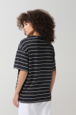 Camiseta a rayas oversize azul college con manga corta