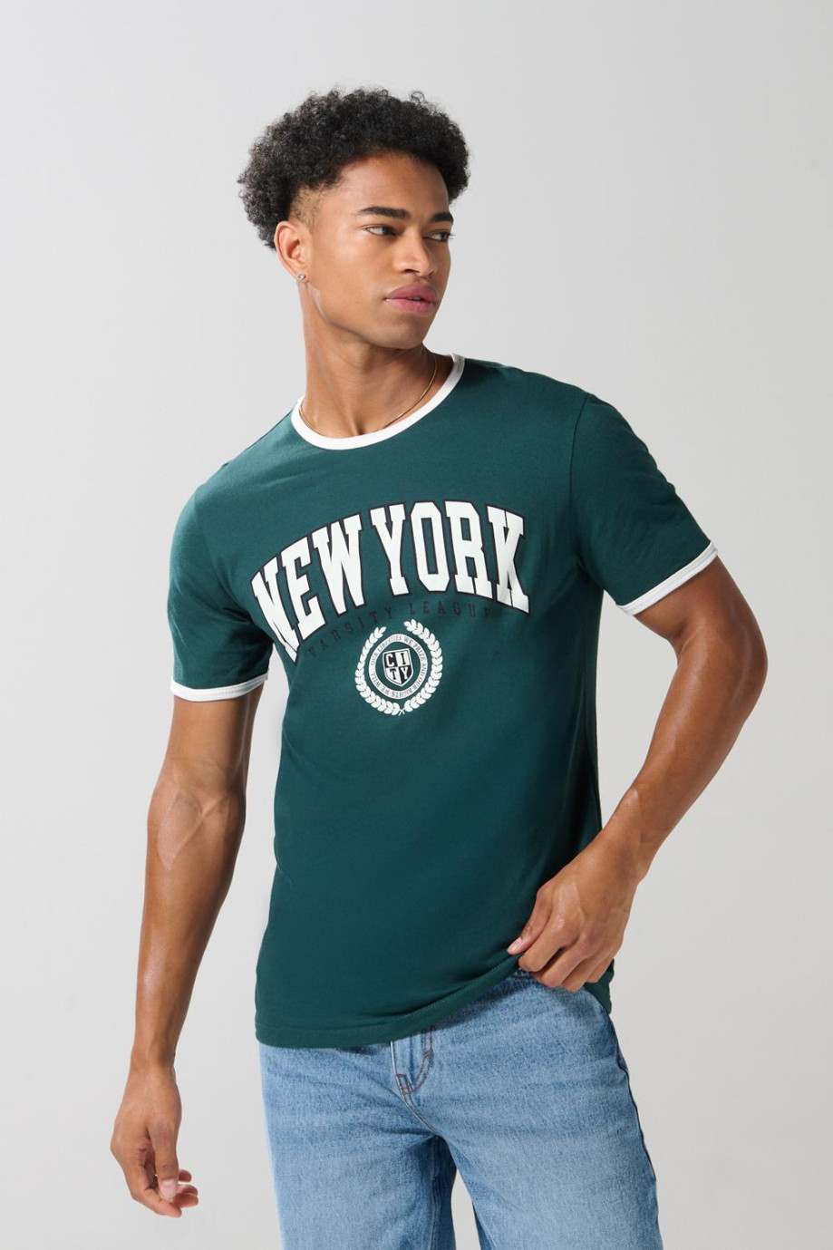 Camiseta manga corta con contrastes unicolor college