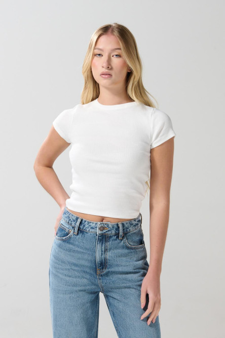 Camiseta en tela acanalada unicolor ajustada manga corta