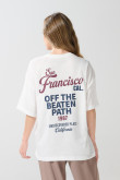 Camiseta crema oversize college con manga corta