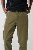 Pantalón unicolor en dril ajustado con tiro medio