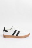 Tenis casuales blancos con contrastes negros localizados