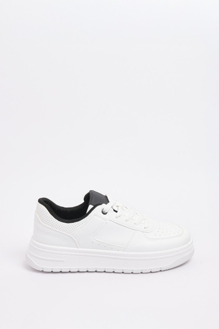 Tenis blancos casuales con forro interno negro