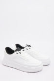 Tenis blancos casuales con forro interno negro