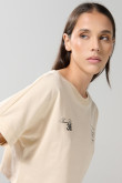 Camiseta oversize unicolor crop top con diseño en frente