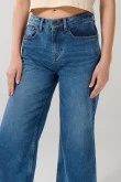 Jean azul claro tipo culotte con bota ancha y tiro alto