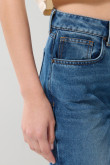 Jean azul claro tipo culotte con bota ancha y tiro alto