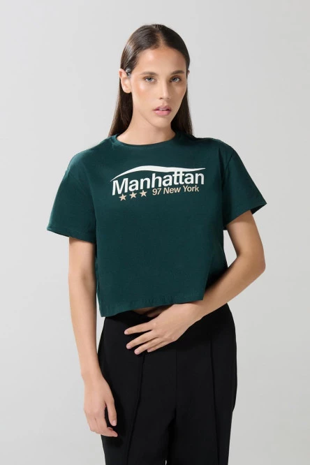 Camiseta unicolor crop top con estampado college en frente