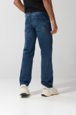 Jean azul oscuro 90´S con tiro bajo y bota recta