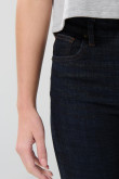 Jean push up azul intenso con cremallera, realce y tiro alto