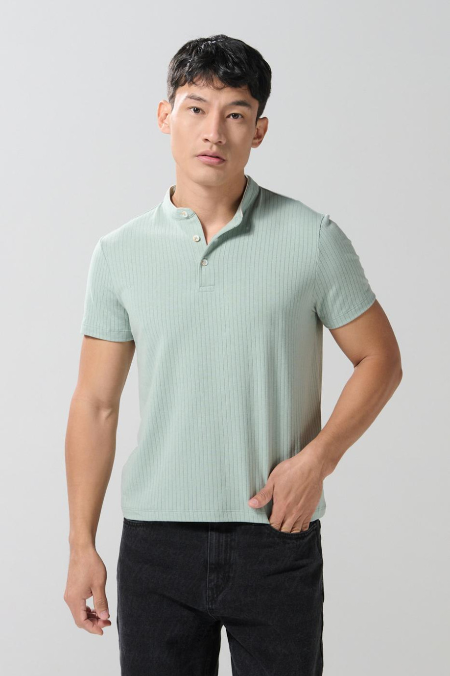 Camiseta polo unicolor manga corta con cuello nerú