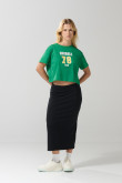 Camiseta crop top verde oscura con estampado college