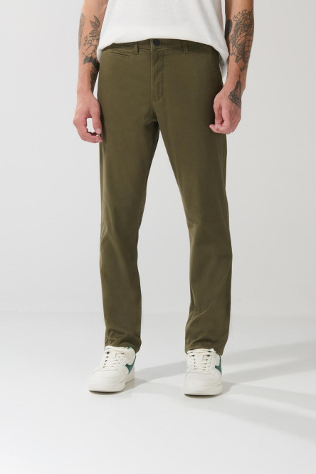 Pantalón slim unicolor en dril con bolsillos y tiro medio