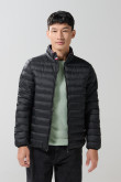 Chaqueta cuello alto unicolor acolchada con cremallera