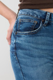 Jean push up tiro alto azul claro con realce y desgastes