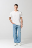 Jean baggy azul claro con tiro medio y bota ancha