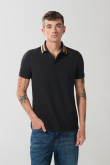 Camiseta polo azul intensa con puños y cuello en rectilíneo