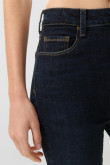 Jean súper tiro alto jegging azul intenso con fit ceñido