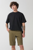 Bermuda en dril unicolor tiro bajo con bolsillos laterales