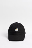 Cachucha negra beisbolera con diseño de flor en frente