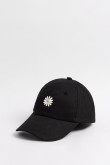 Cachucha negra beisbolera con diseño de flor en frente