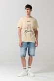 Camiseta kaki clara cuello redondo con arte de Scooby-Doo