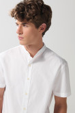 Camisa cuello nerú unicolor en algodón con manga corta