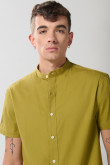 Camisa cuello nerú unicolor en algodón con manga corta