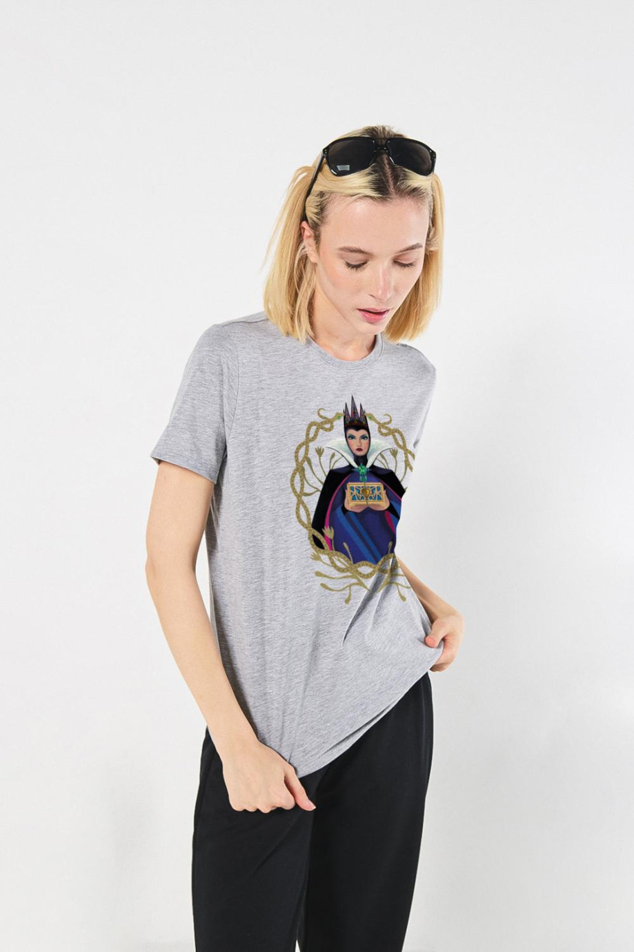 Camiseta unicolor para mujer manga corta estampada en frente de la Reina Malvada