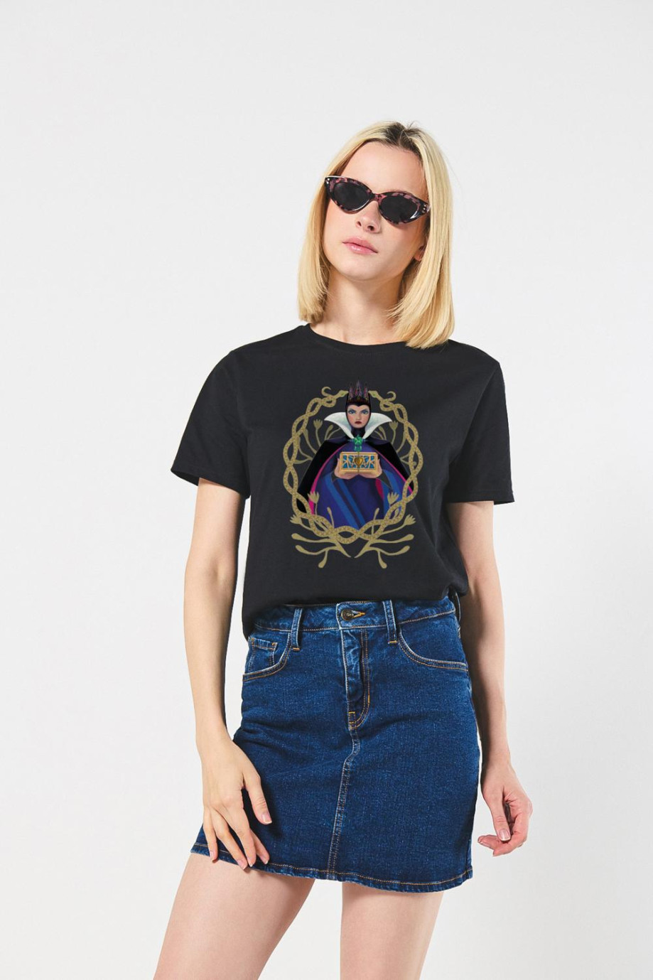 Camiseta unicolor para mujer manga corta estampada en frente de la Reina Malvada