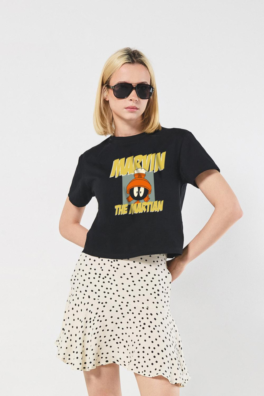 Camiseta crop top manga corta de Looney tunes